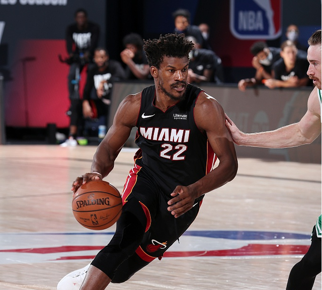 曼积累了更 曼积累了更