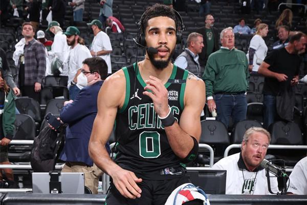 先收窄出牌 先收窄出牌